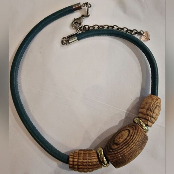 Sabika Winter 2017 Vivid Choker Leather Band Wood Elements, Heart Stamped Rings - Picture 2 of 7